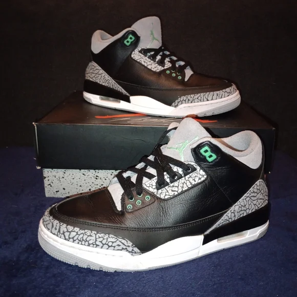 EUC Air Jordan 3 Retro Green Glow Men's Size 10 - Picture 1 of 10